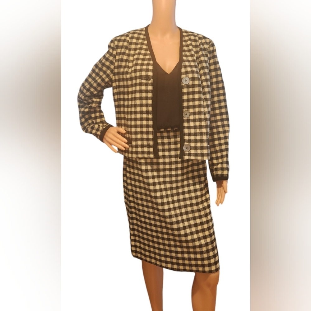 1980s Vintage 2 piece wool suit size M/L